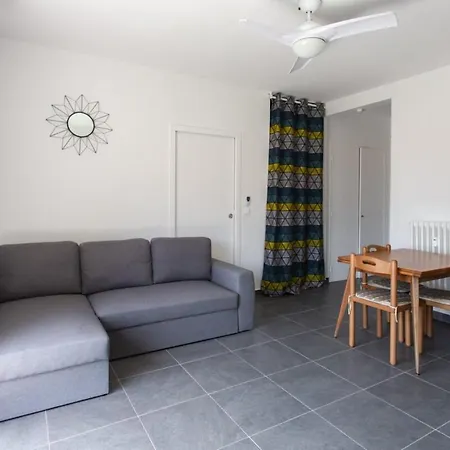 Charming Furnished With A Balcony In A Quiet Area Appartement